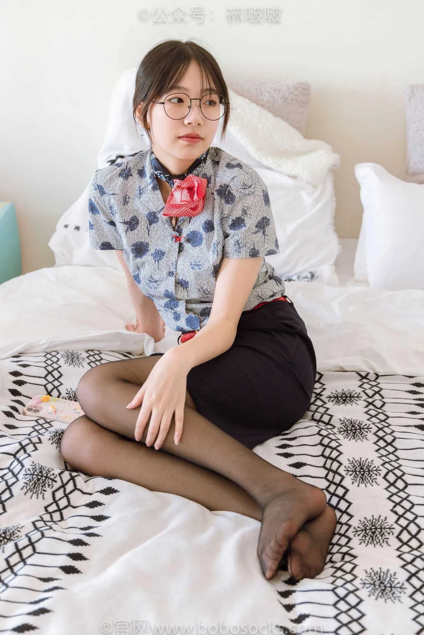 [BoBoSocks袜啵啵]NO.087 小甜豆-空姐制服、高跟鞋、黑丝 [130P]插图7